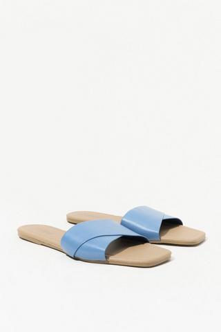 Cross-over Sandal