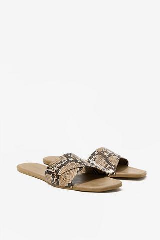 Cross-over Sandal