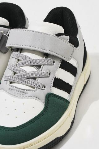 Sneaker