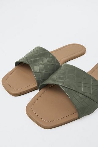 Cross-over Sandal
