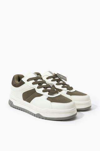 Sneaker