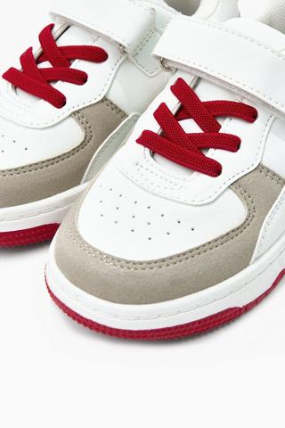 Sneaker