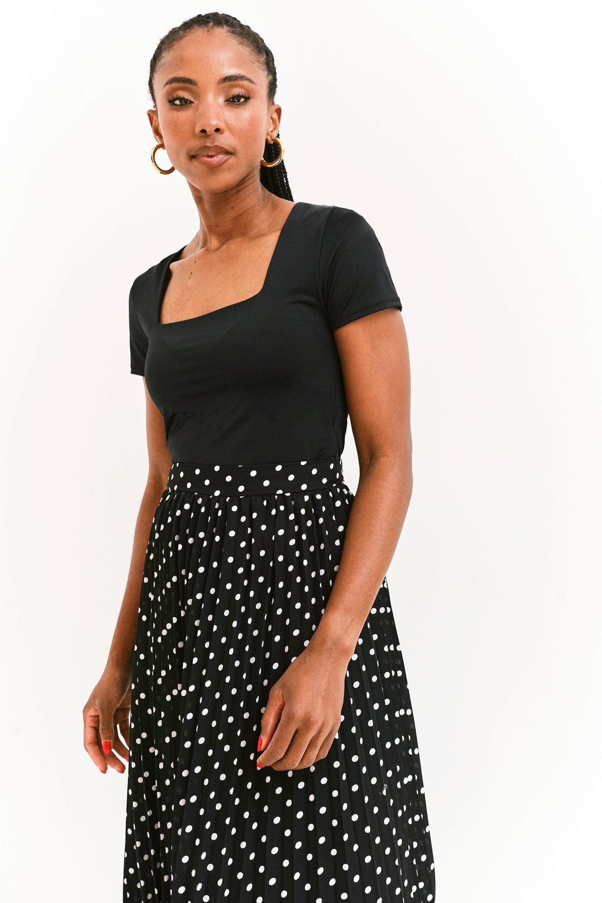 トップス SQUARE NECK LADY LIKE PLEATS TOP 01_104529286_SI_00?$preset$&w=320