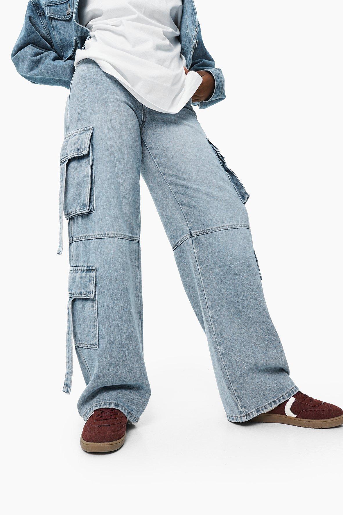 Wide-Leg Cargo Style Denim Jeans