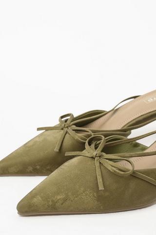 Bow Detail Court Heel