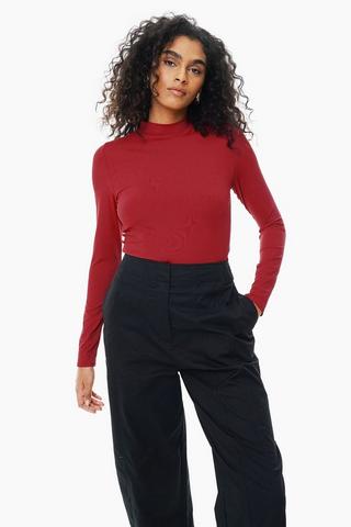 Fitted Turtle Neck Top
