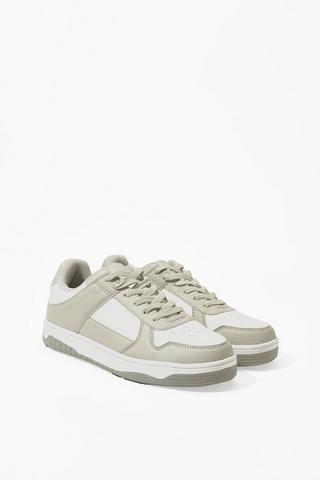 Sneaker