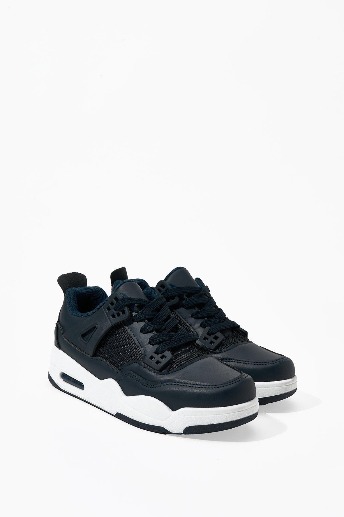 Trainer
