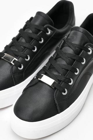 Sneaker