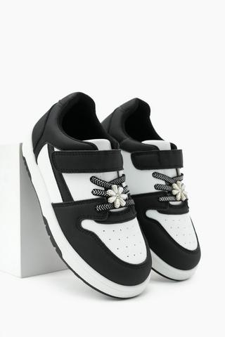 Flower Lace-Up Sneaker