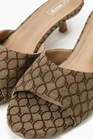 Kitten Heel