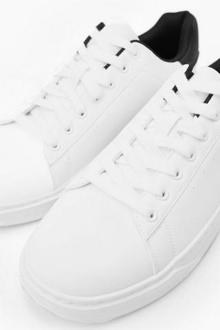 Sneaker