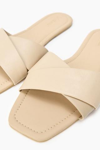 Cross-over Sandal