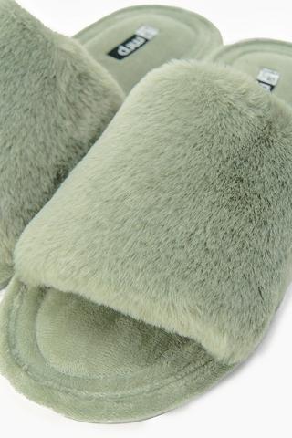 Fluffy Slipper