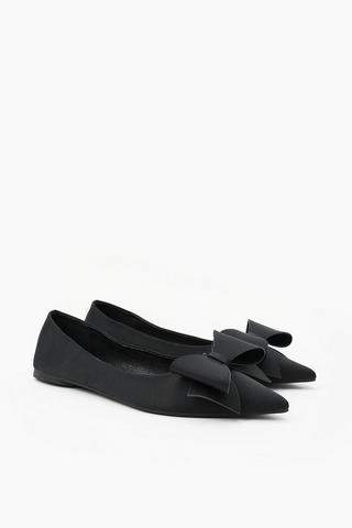 Bow Pointy Pump