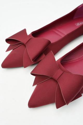 Bow Pointy Pump