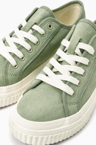 Sneaker