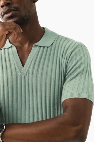 Johnny Collar Golfer