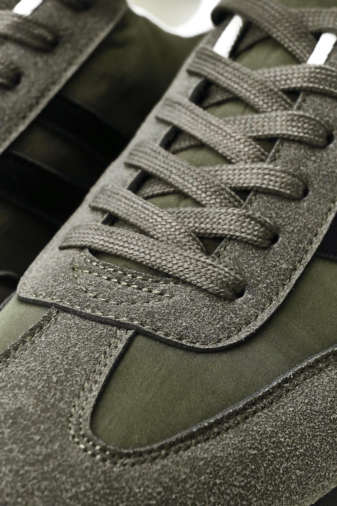 Sneaker