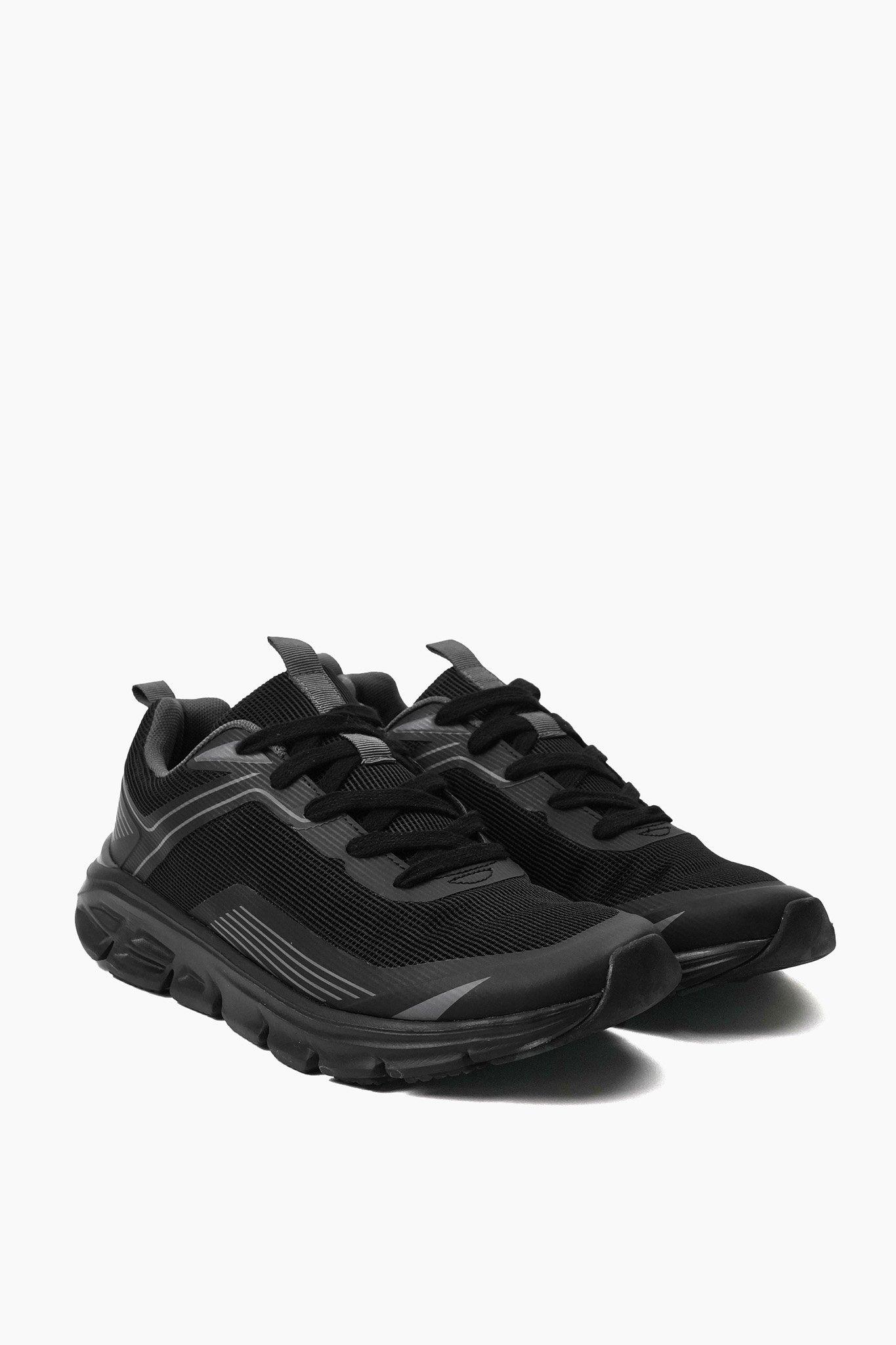 Trainer
