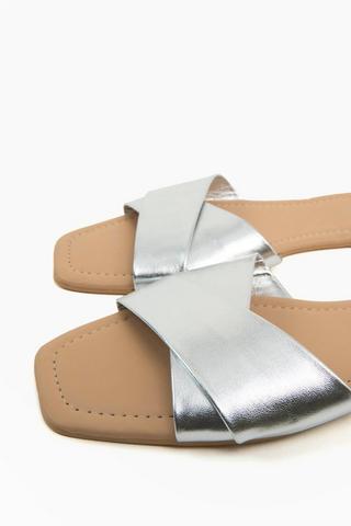 Cross-over Sandal