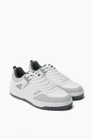 Sneaker