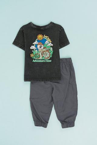 T-Shirt And Cargo Pants Set