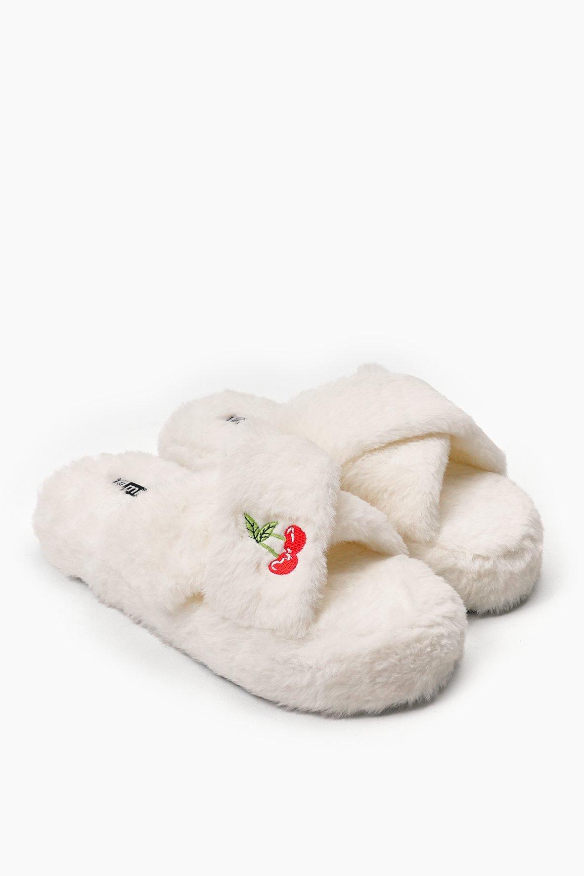 ③ひまり 様 DROPPDRÄLL + choucho Embroidered Crossover Fluffy Slipper