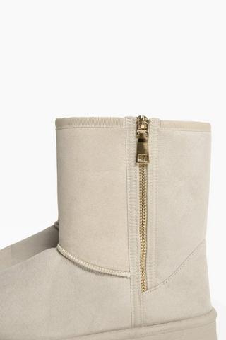 Short Boot