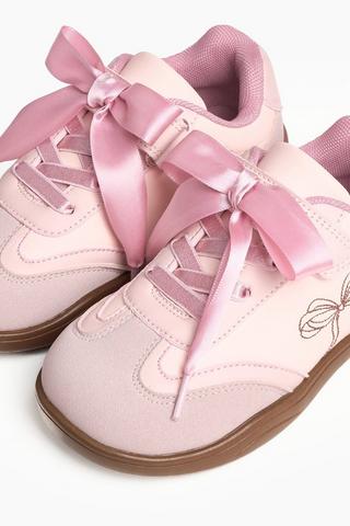 Ribbon Lace Sneakers