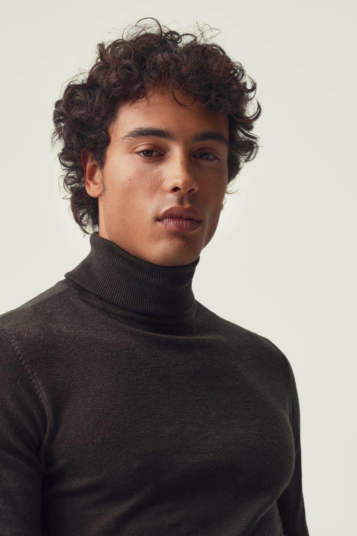 Knit Turtle Neck Top