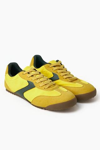 Sneaker