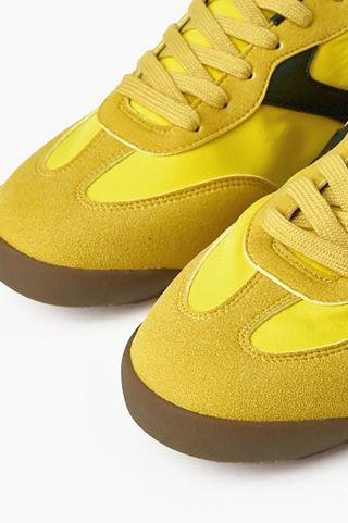 Sneaker