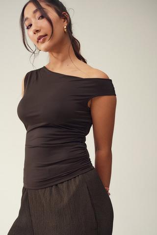 Asymmetrical Skintight Top