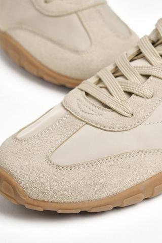 Trainer