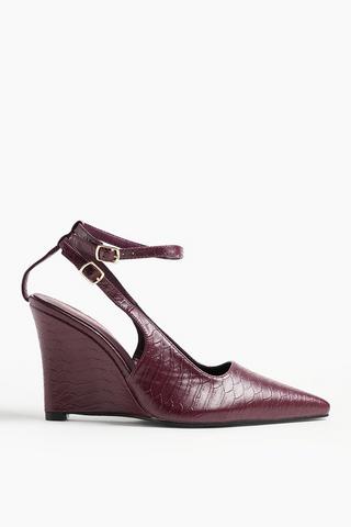 Snakeskin Court Heel