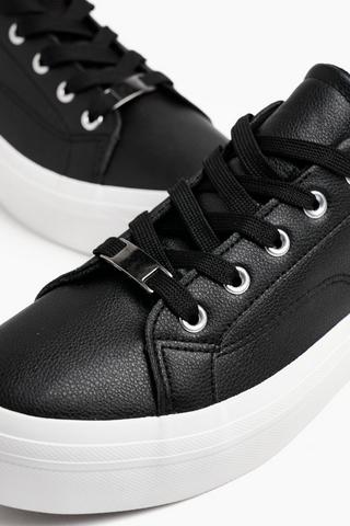 Sneaker
