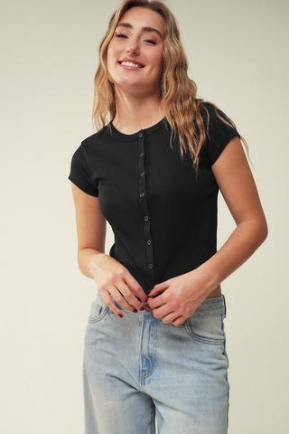 Ribbed Button-up Top