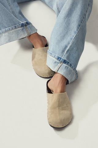 Stud Clog
