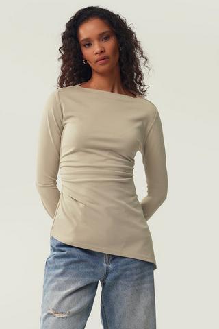 Asymmetrical Fitted Top