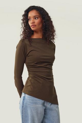 Asymmetrical Fitted Top