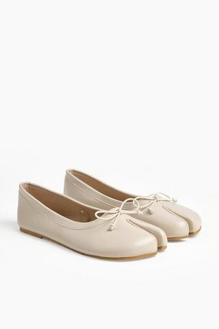 Tabi Pumps