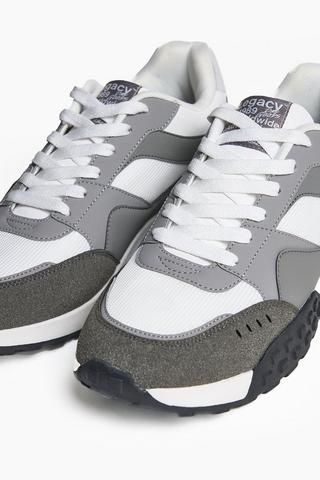 Trainer