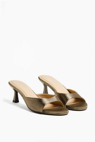 Kitten Heel