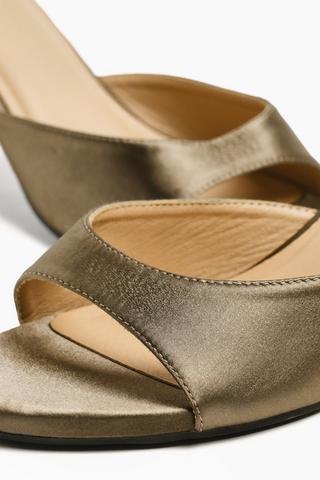 Kitten Heel