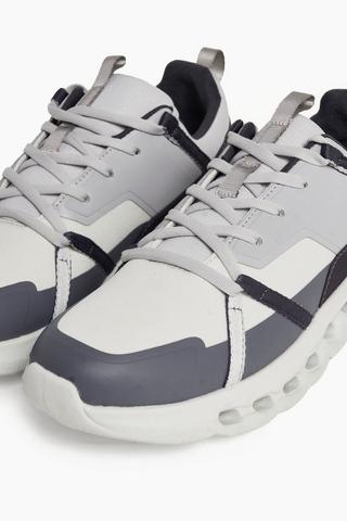 Trainer