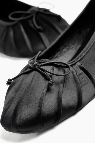 Satin Pump