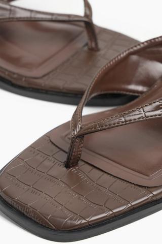 Thong Block Heel