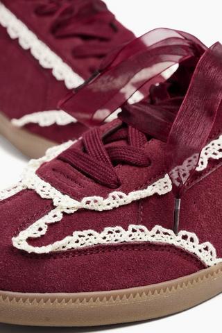 Sneaker