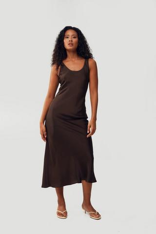COLUMN DRESS SL SATIN SCOOP CH